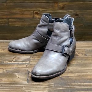 Elliott Lucca Ankle Boots Size 7